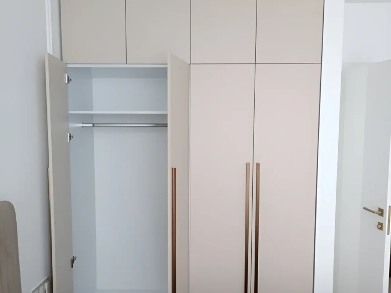 1000010370